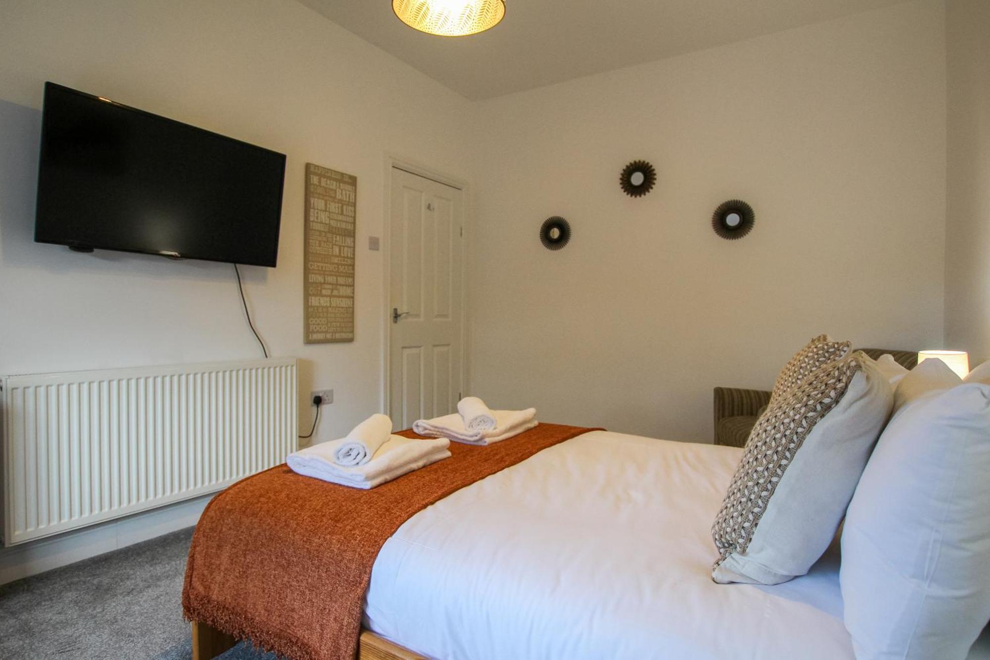 Fairways View - Spacious Apartment - Sleeps 6 - Lovely Views - By Rework Accommodation Hoylake Esterno foto