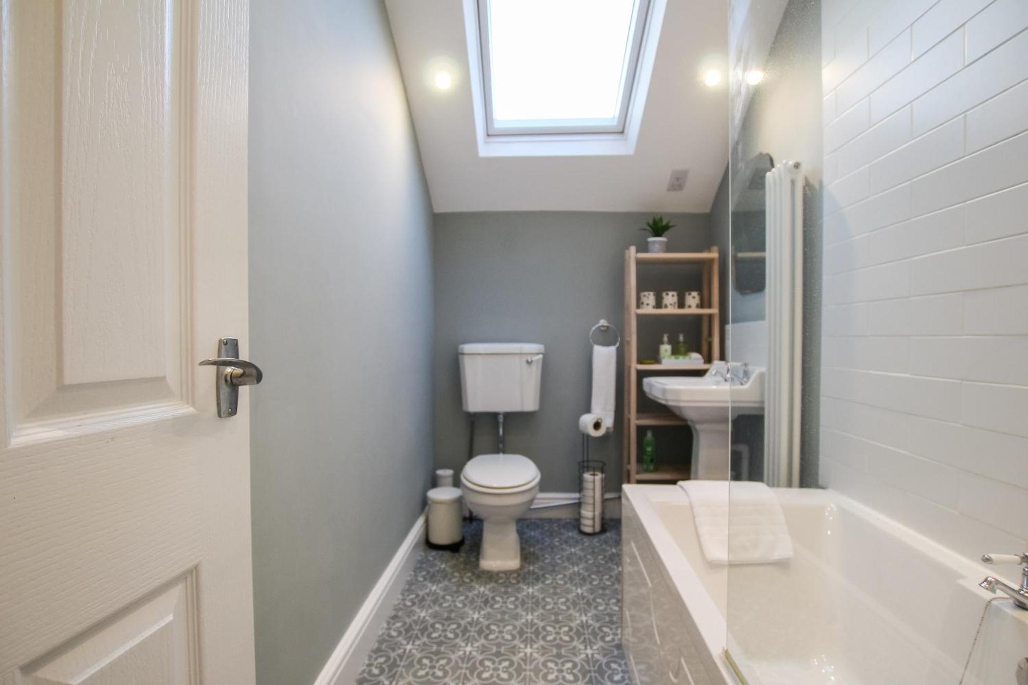 Fairways View - Spacious Apartment - Sleeps 6 - Lovely Views - By Rework Accommodation Hoylake Esterno foto