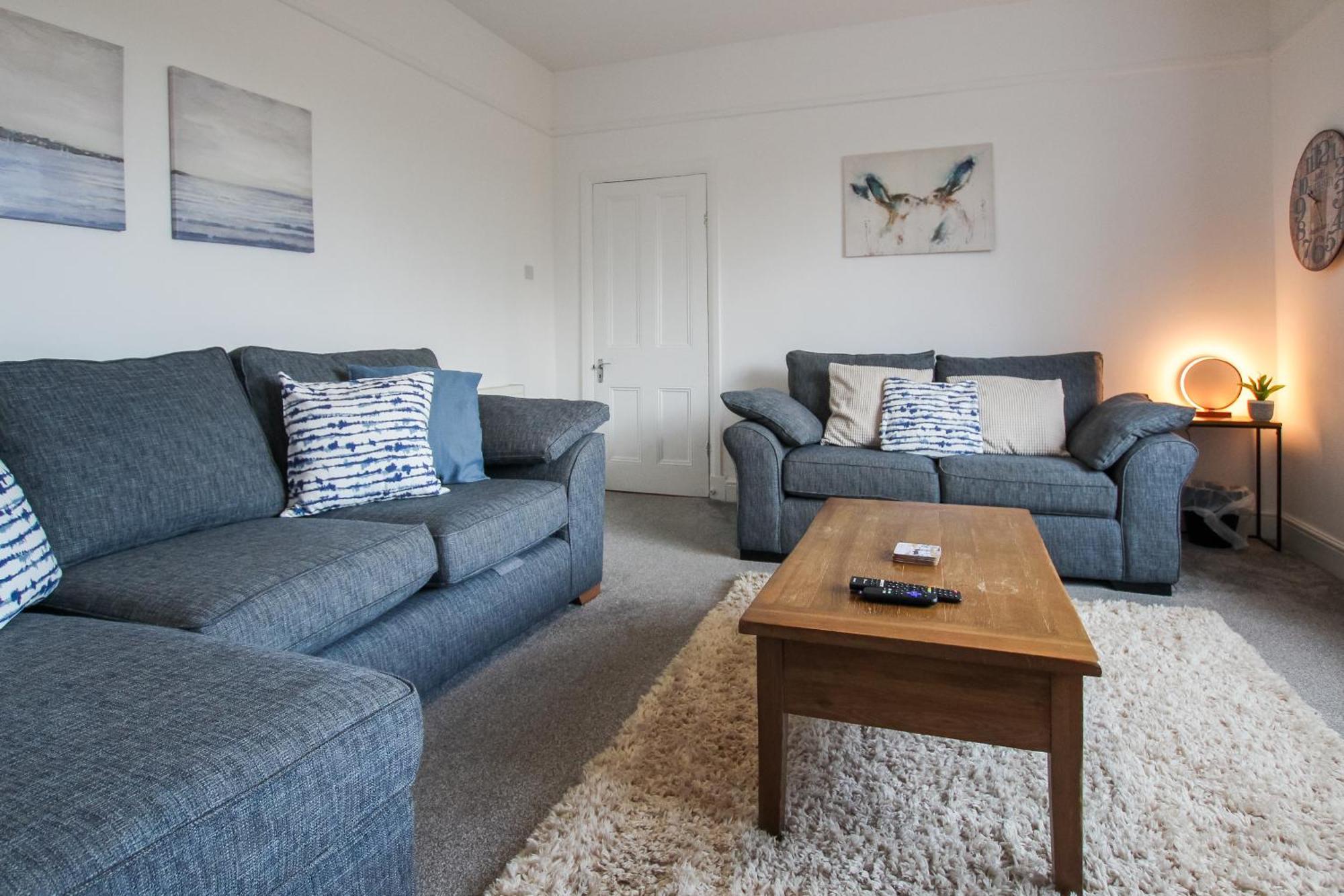 Fairways View - Spacious Apartment - Sleeps 6 - Lovely Views - By Rework Accommodation Hoylake Esterno foto